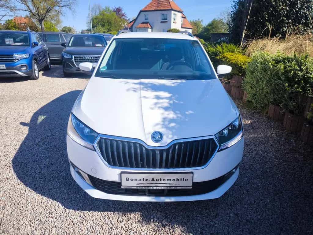 Skoda Fabia Combi Style *Navi,Klimatr,Sitzhzg,PDC,APP* 11/2020-photo-1
