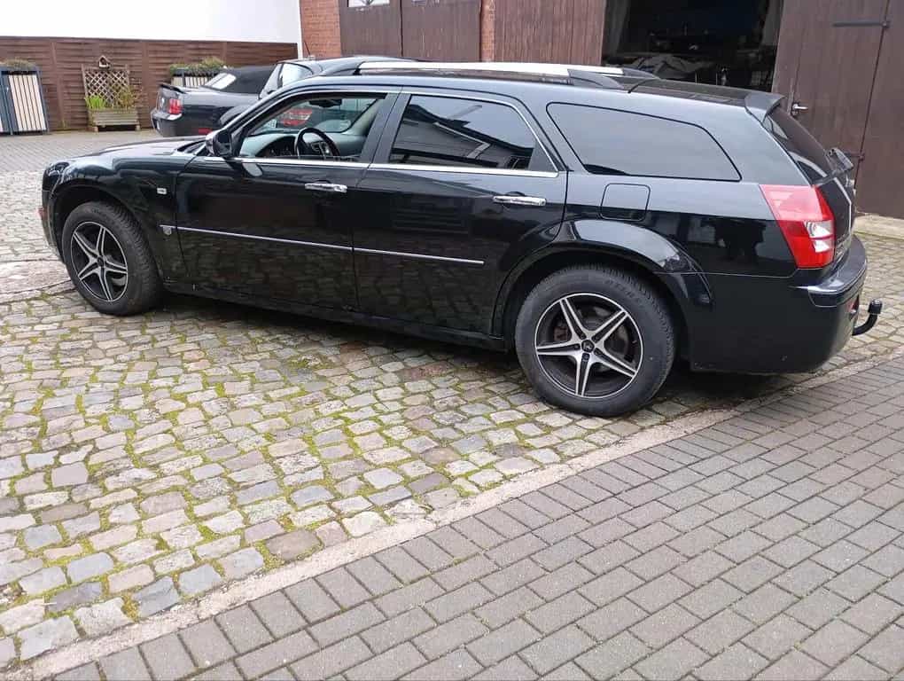 Chrysler 300C Kombi 5,7 Hemi AWD Tausch ge... 06/2005-photo-1