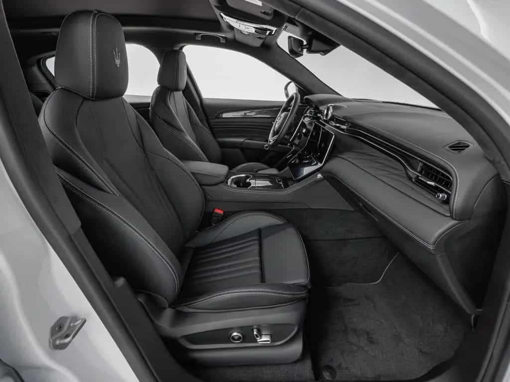 Maserati Grecale Modena PANO + CARBON + 1. HAND 04/2023-photo-15