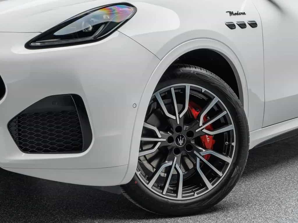 Maserati Grecale Modena PANO + CARBON + 1. HAND 04/2023-photo-21