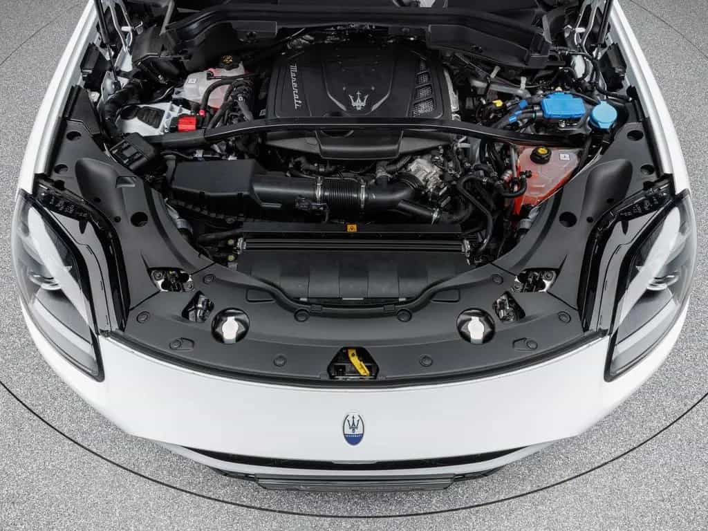 Maserati Grecale Modena PANO + CARBON + 1. HAND 04/2023-photo-22