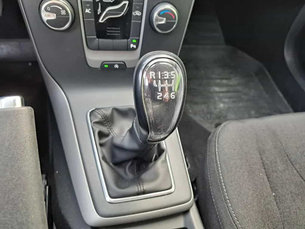 Volvo V40 Basis 02/2014-photo-5