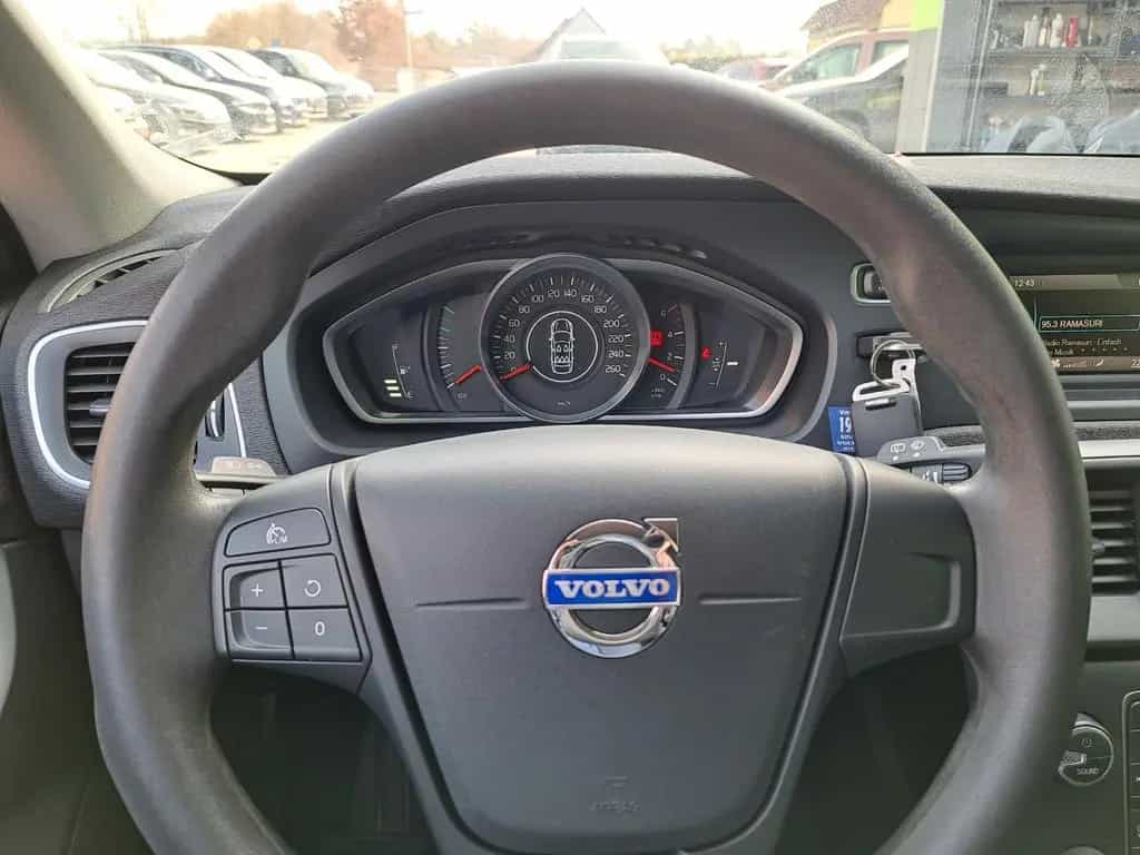 Volvo V40 Basis 02/2014-photo-6