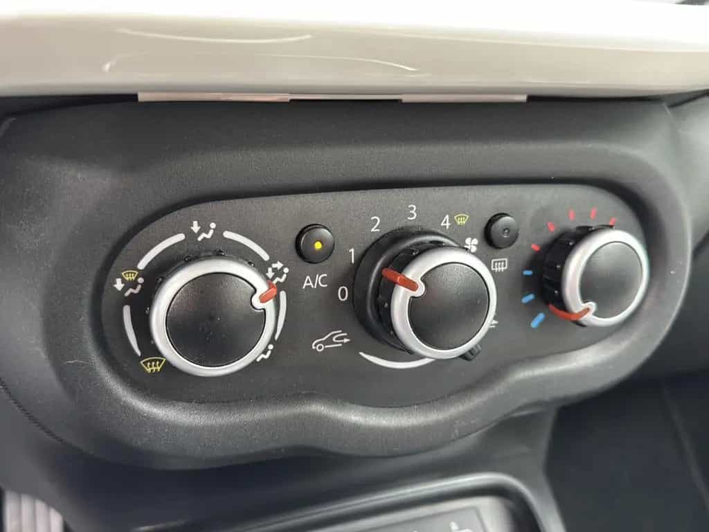 Renault Twingo Limited*ALLWETTER*CARPLAY*KLIMA*EPH 09/2020-photo-17