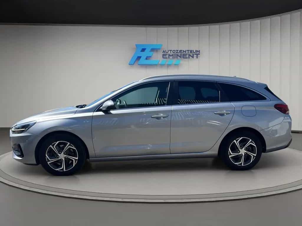 Hyundai i30 SW 1.5 T-GDI DCT NAVI SHZ KAMERA LED-S. 01/2023-photo-2