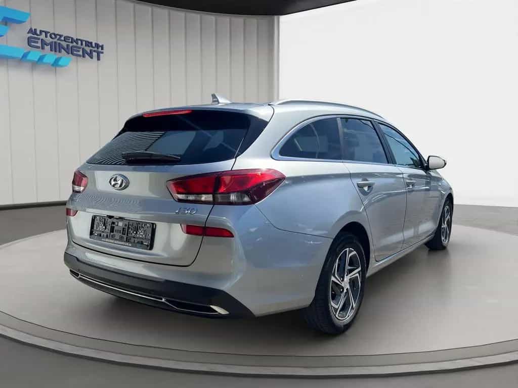 Hyundai i30 SW 1.5 T-GDI DCT NAVI SHZ KAMERA LED-S. 01/2023-photo-5