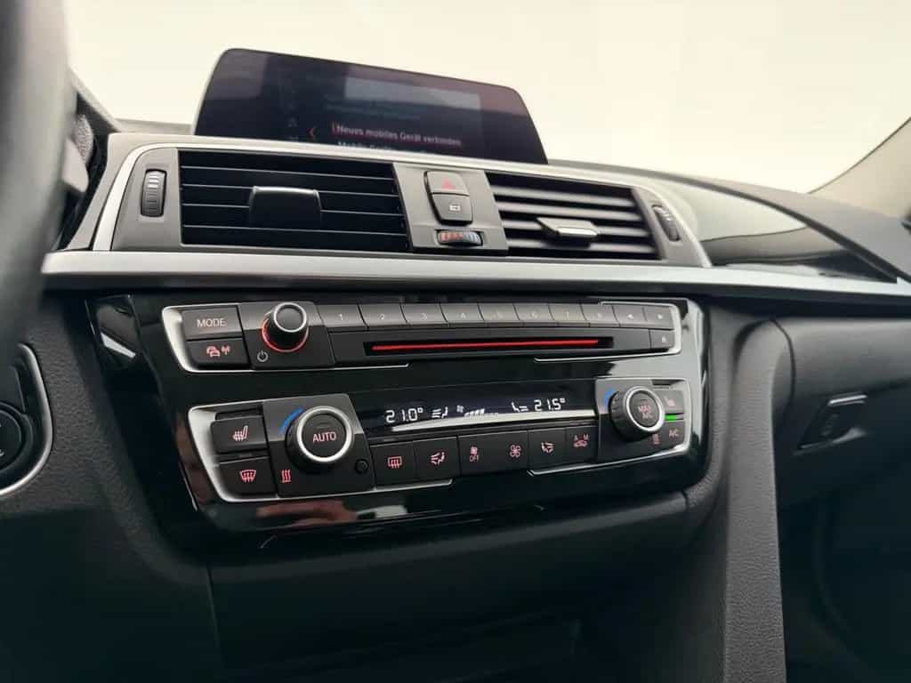BMW 318 d Touring*SPORT LINE*LED-PDC-SHZ-TEMP-CD-NAVI 01/2019-photo-35