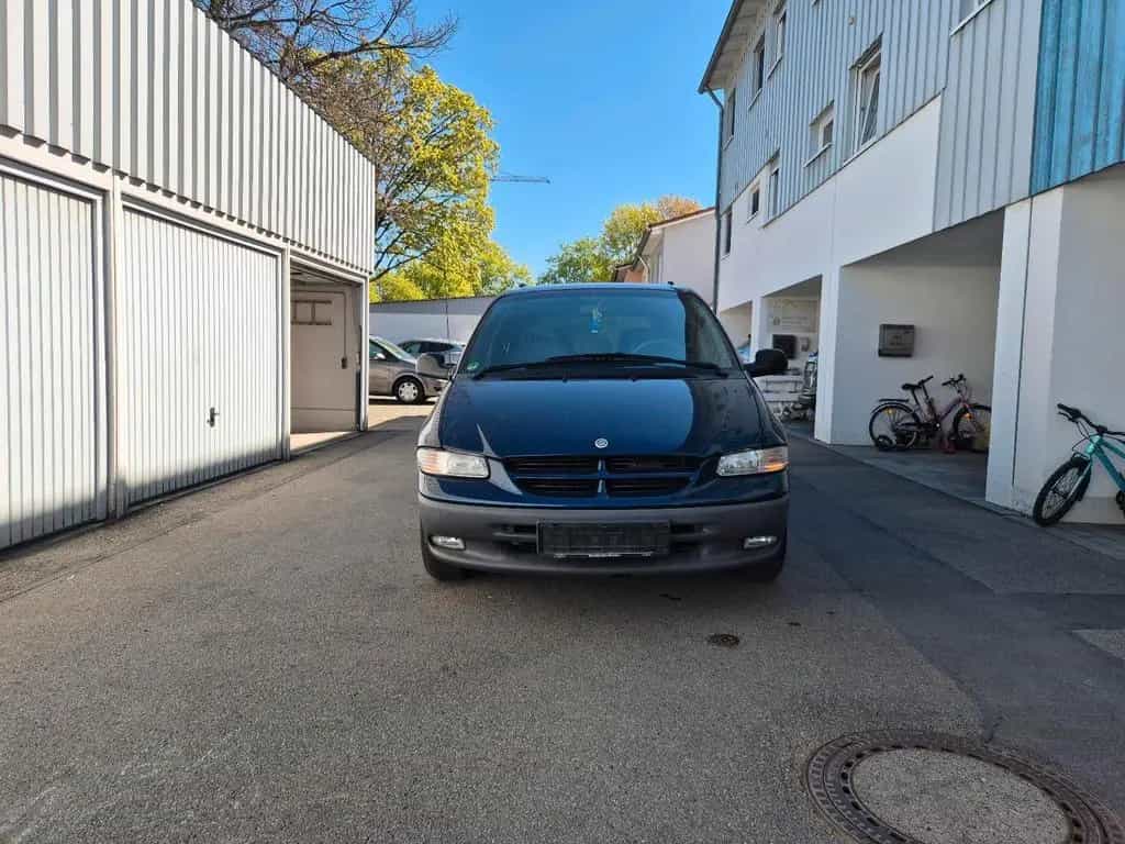 Chrysler Voyager 3.3l 01/2000-photo-0