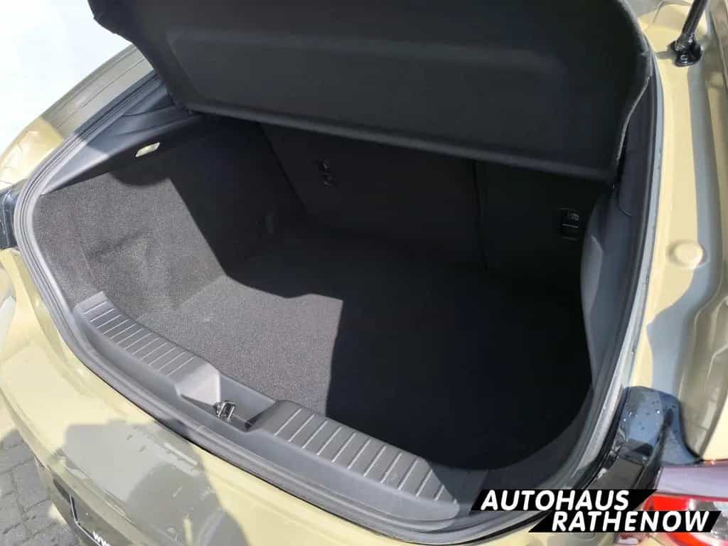 Mazda 3 Homura 2.5l Skyactiv-G 04/2026-photo-9