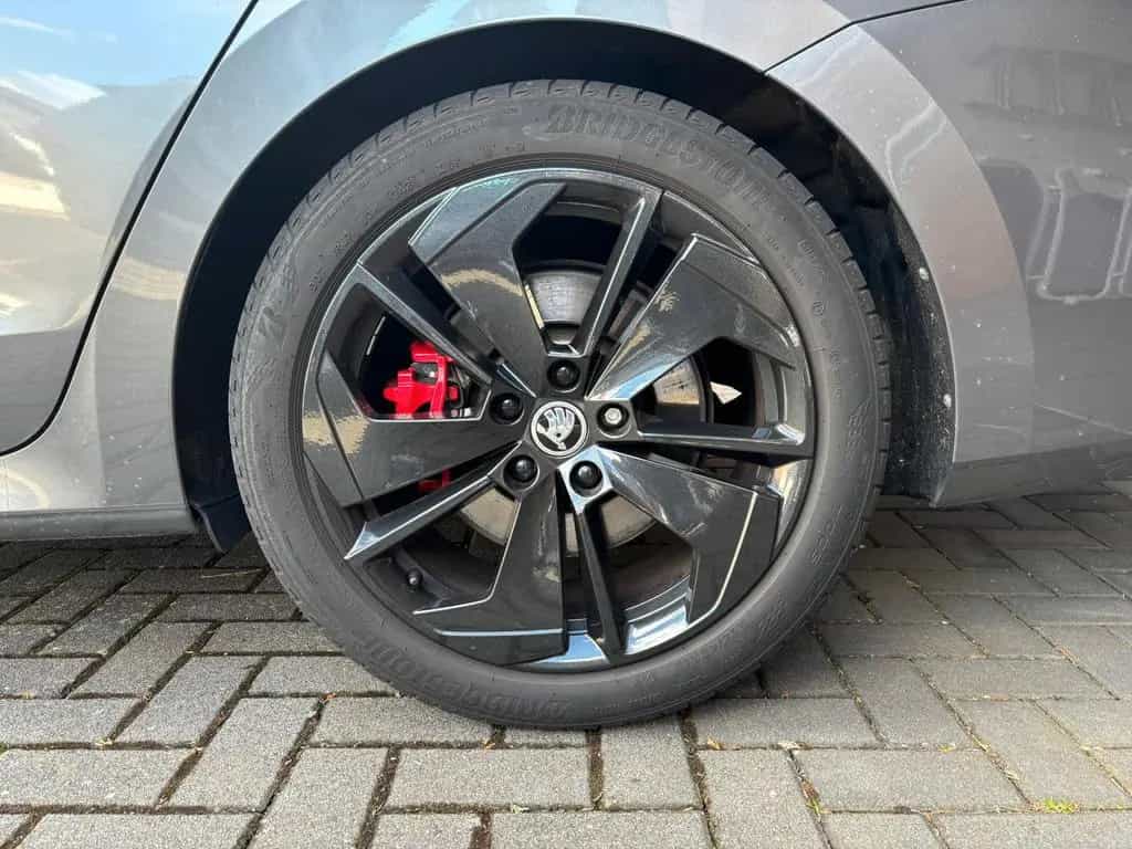 Skoda Octavia 2.0 TSI DSG RS Combi RS 02/2022-photo-9