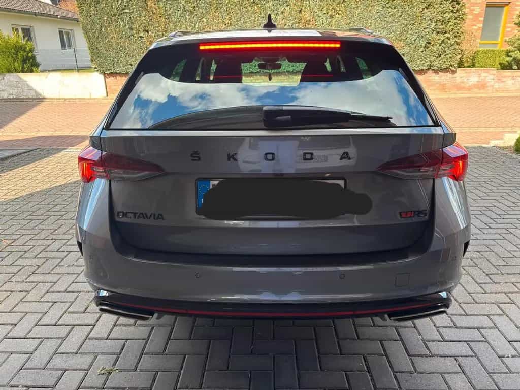 Skoda Octavia 2.0 TSI DSG RS Combi RS 02/2022-photo-4