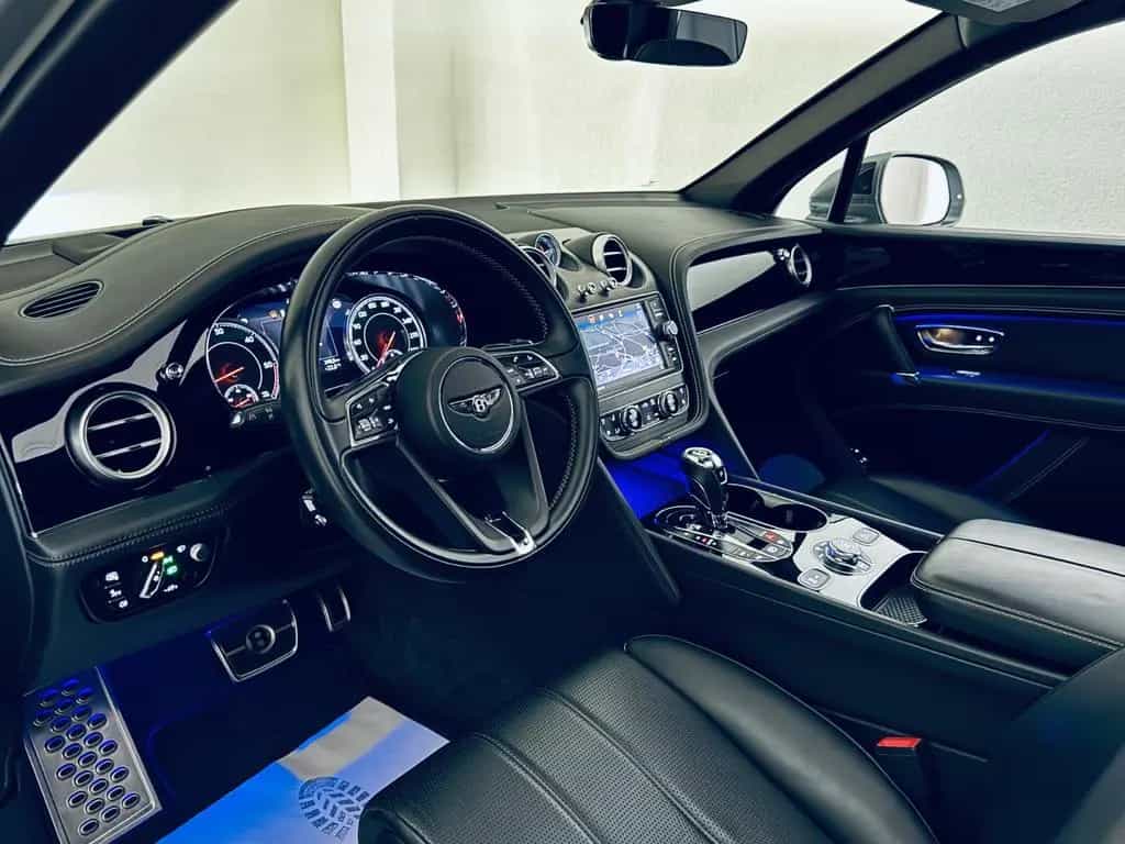 Bentley Bentayga 4.0 V8 4WD * DVD * HUD * 7-SITZER * 07/2017-photo-1