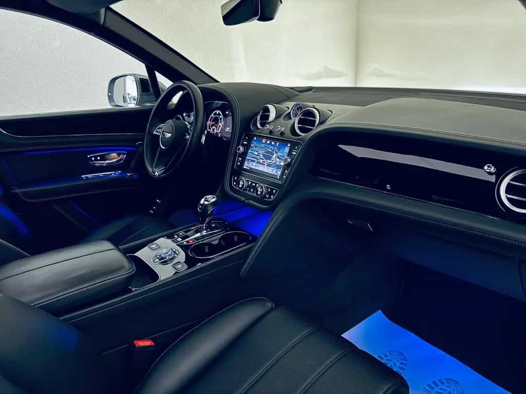Bentley Bentayga 4.0 V8 4WD * DVD * HUD * 7-SITZER * 07/2017-photo-12