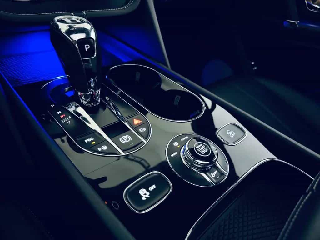 Bentley Bentayga 4.0 V8 4WD * DVD * HUD * 7-SITZER * 07/2017-photo-2