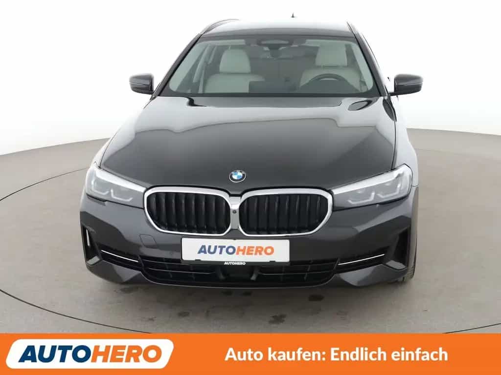 BMW 520 d Mild-Hybrid Aut.*NAVI*360CAM*ACC*SHZ*ALU* 11/2020-photo-8