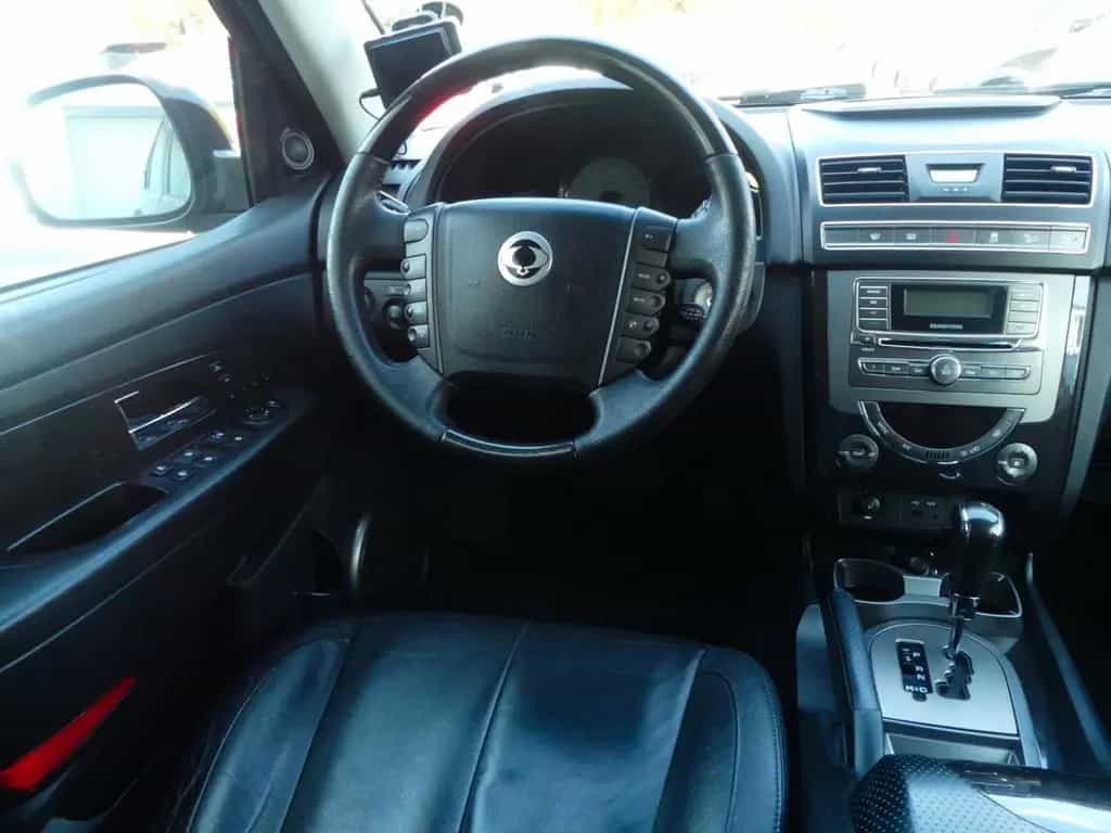 Ssangyong Rexton W 4WD Automatik | Leder | Klima | AHK 11/2013-photo-10