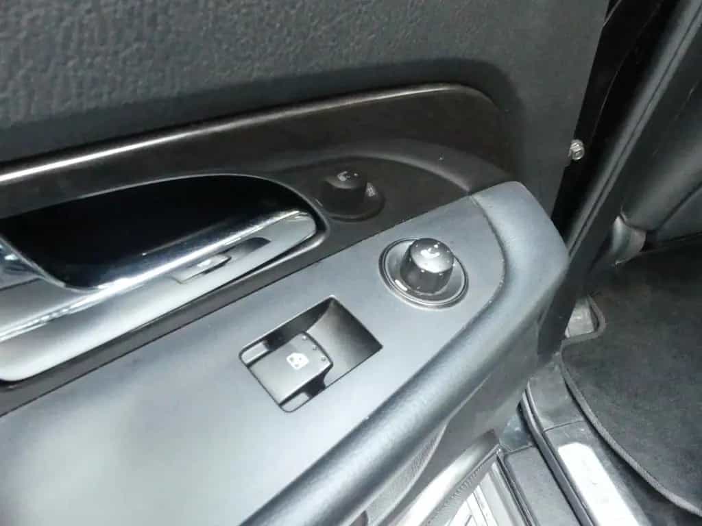 Ssangyong Rexton W 4WD Automatik | Leder | Klima | AHK 11/2013-photo-13