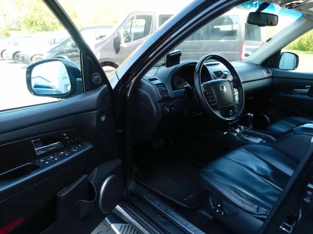 Ssangyong Rexton W 4WD Automatik | Leder | Klima | AHK 11/2013-photo-6