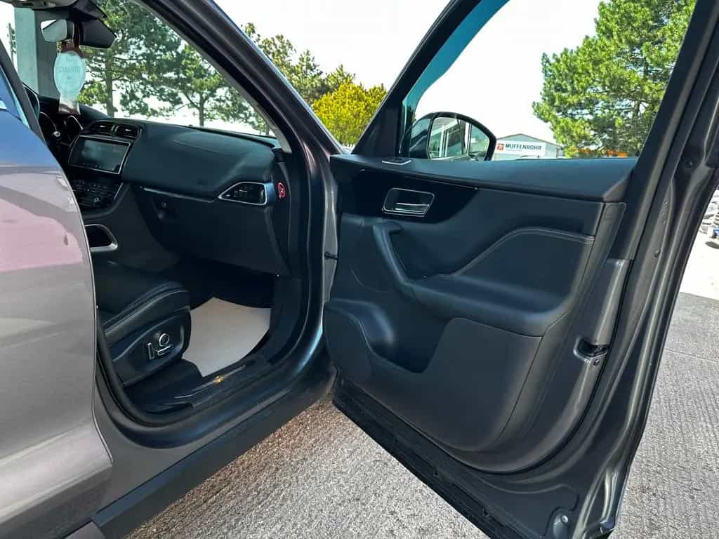 Jaguar F-Pace F-PACE Prestige AWD 08/2019-photo-23