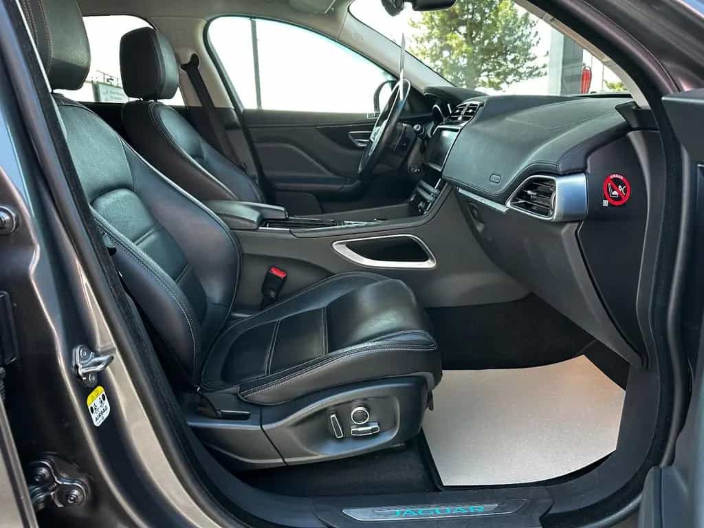 Jaguar F-Pace F-PACE Prestige AWD 08/2019-photo-24