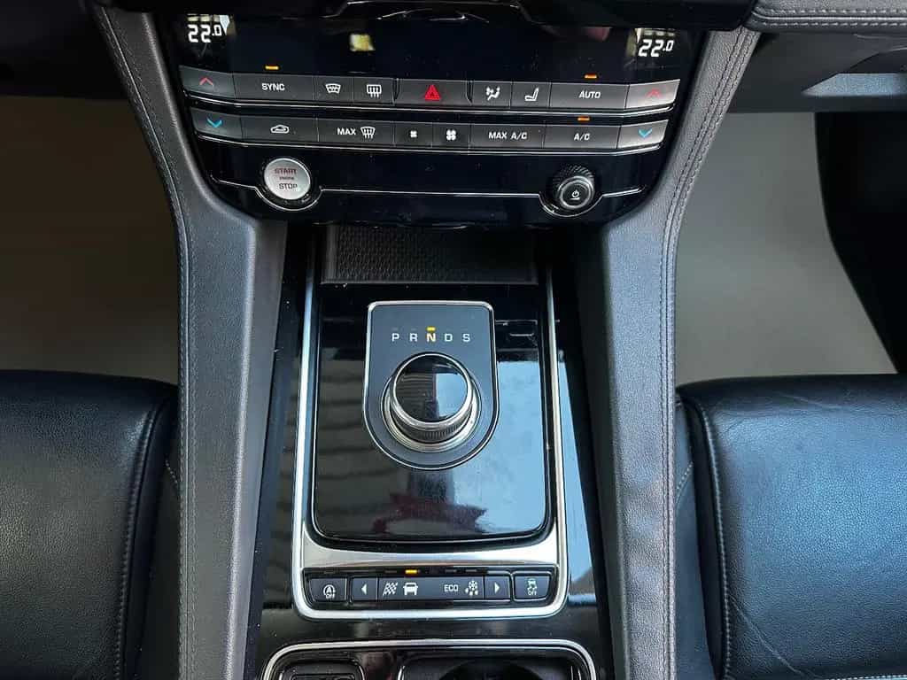 Jaguar F-Pace F-PACE Prestige AWD 08/2019-photo-35