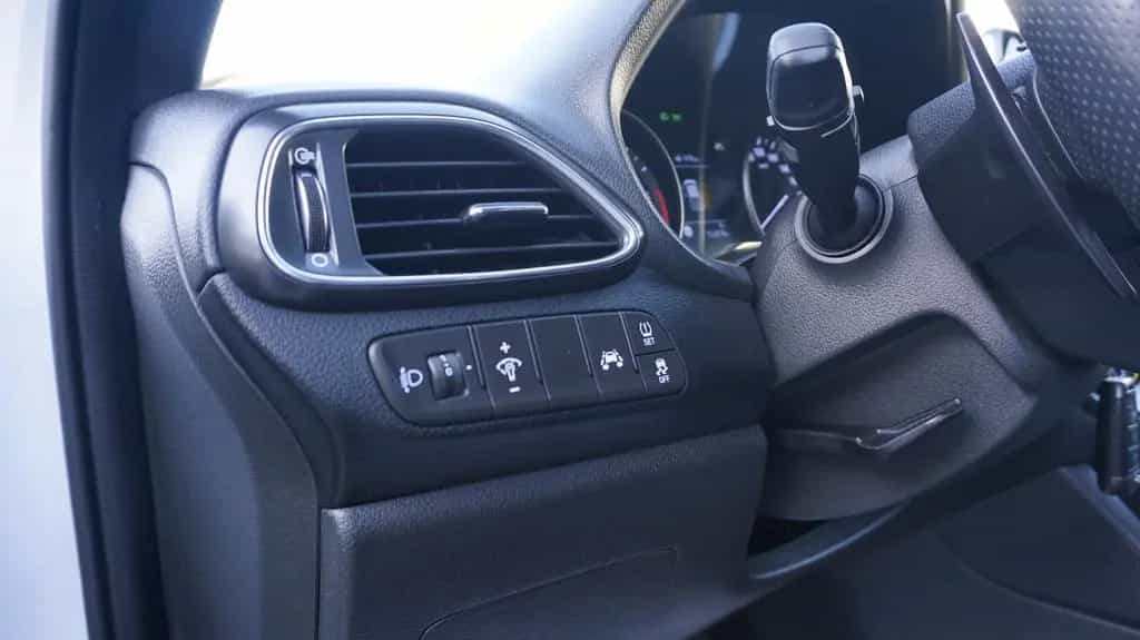 Hyundai i30 1.6 N Line AHK*SHZ*NAVI 11/2019-photo-18