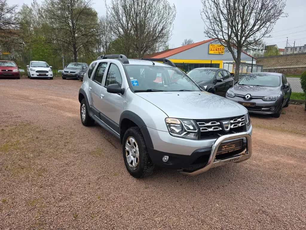 Dacia Duster Laureate 4x4*Tempo*PDC*Klima*AHK*Garantie 03/2016-photo-0