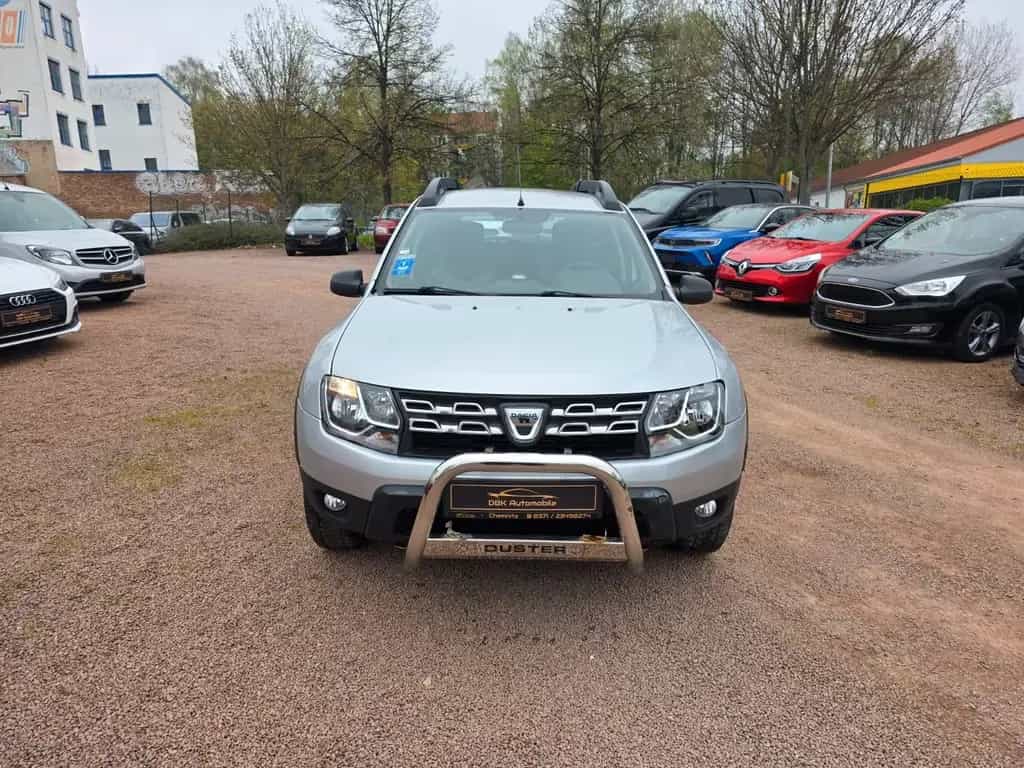 Dacia Duster Laureate 4x4*Tempo*PDC*Klima*AHK*Garantie 03/2016-photo-1