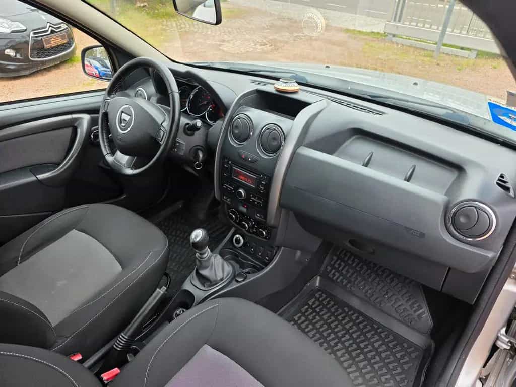 Dacia Duster Laureate 4x4*Tempo*PDC*Klima*AHK*Garantie 03/2016-photo-17