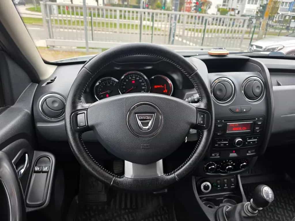 Dacia Duster Laureate 4x4*Tempo*PDC*Klima*AHK*Garantie 03/2016-photo-29