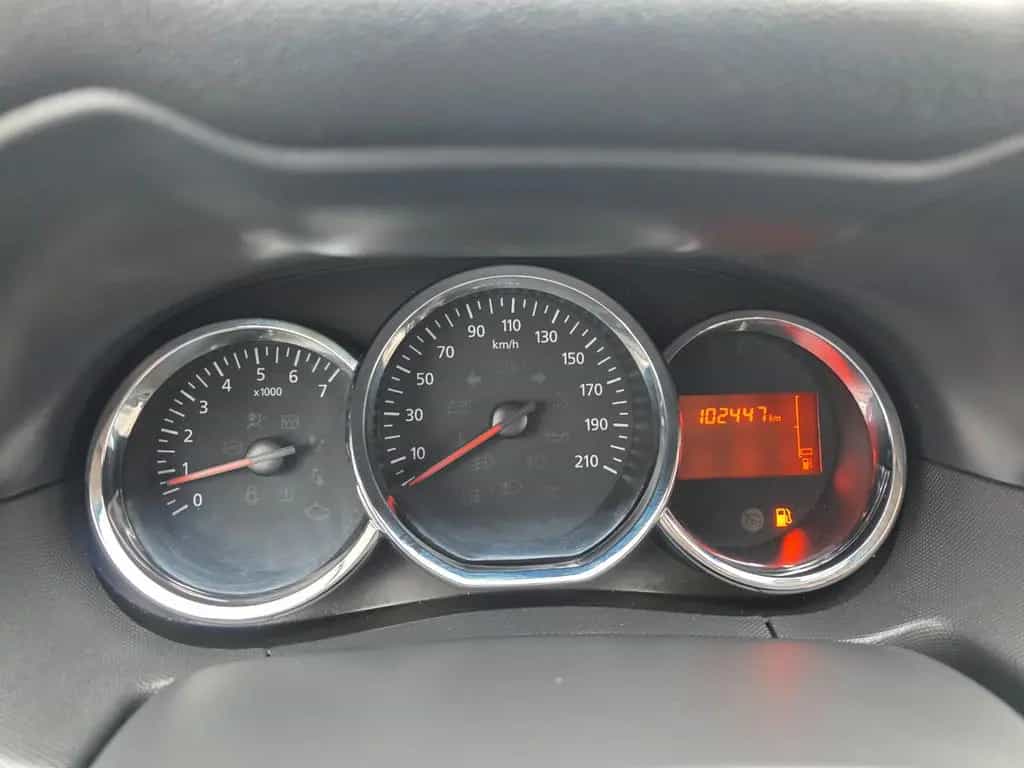 Dacia Duster Laureate 4x4*Tempo*PDC*Klima*AHK*Garantie 03/2016-photo-34