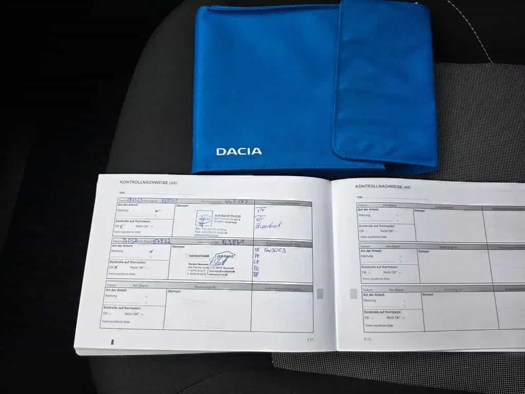 Dacia Duster Laureate 4x4*Tempo*PDC*Klima*AHK*Garantie 03/2016-photo-37