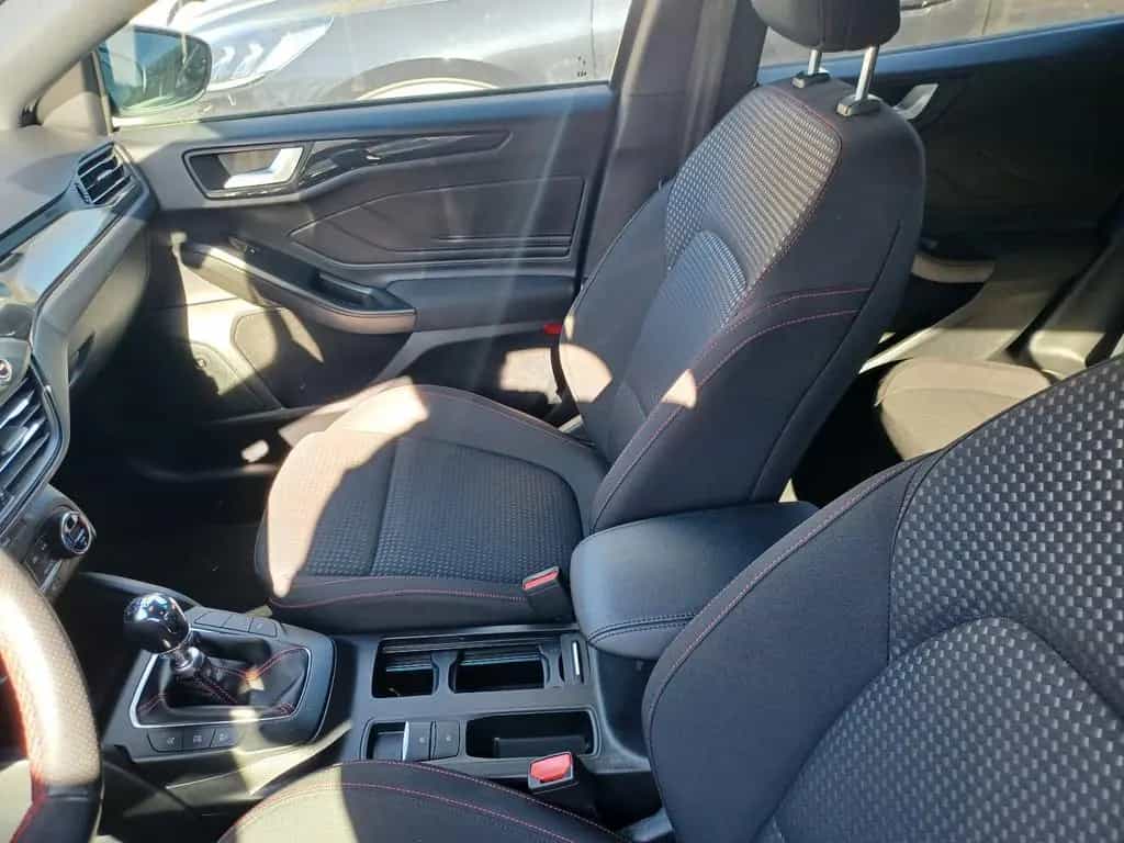 Ford Focus 1,5 ** ST Line / LED ** mit Garantie 02/2020-photo-10