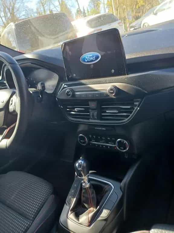 Ford Focus 1,5 ** ST Line / LED ** mit Garantie 02/2020-photo-3