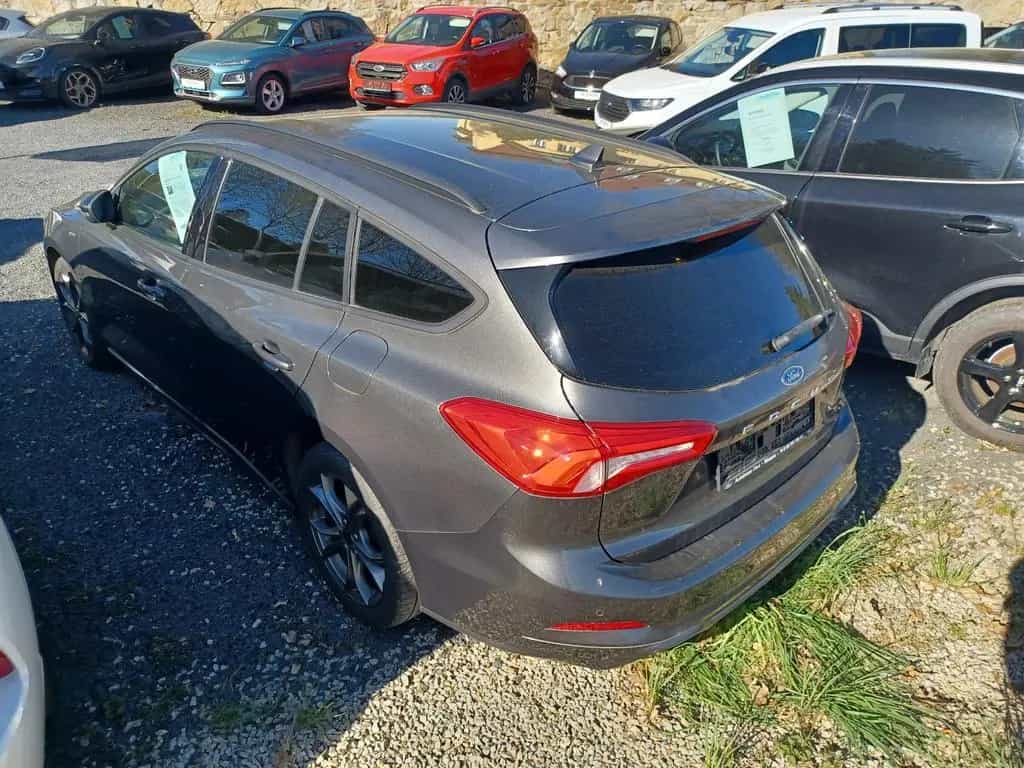 Ford Focus 1,5 ** ST Line / LED ** mit Garantie 02/2020-photo-4