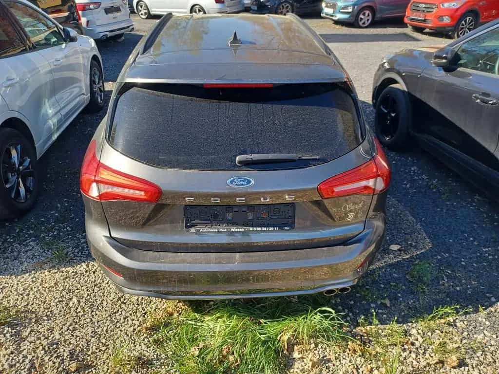 Ford Focus 1,5 ** ST Line / LED ** mit Garantie 02/2020-photo-5