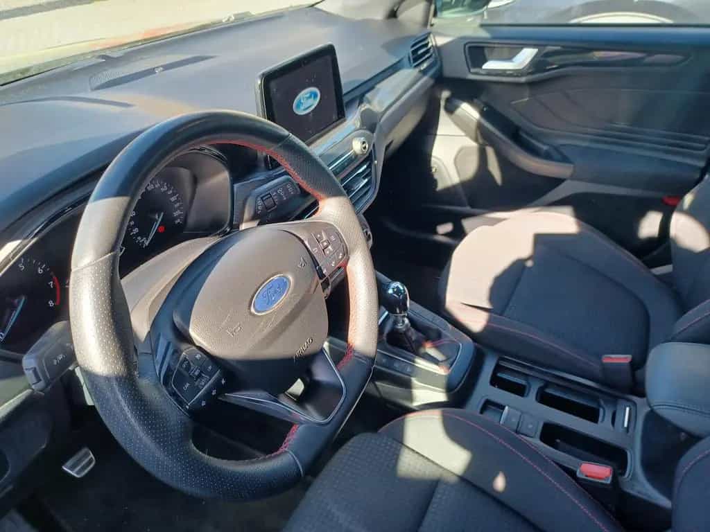 Ford Focus 1,5 ** ST Line / LED ** mit Garantie 02/2020-photo-9