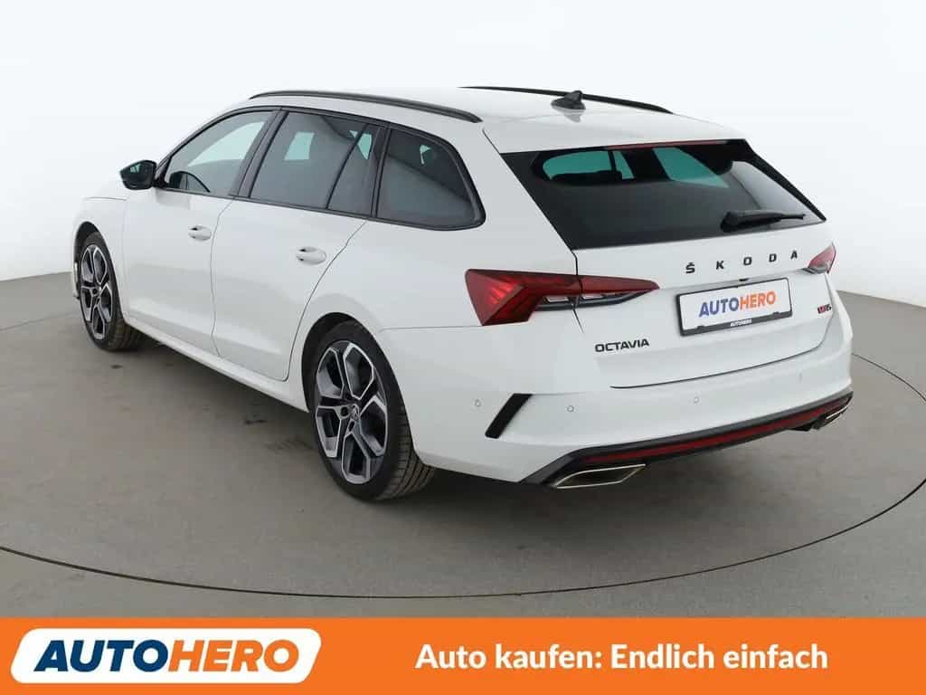Skoda Octavia 2.0 TSI RS Plus Aut*NAVI*LED*ACC*CAM*PDC 08/2022-photo-3