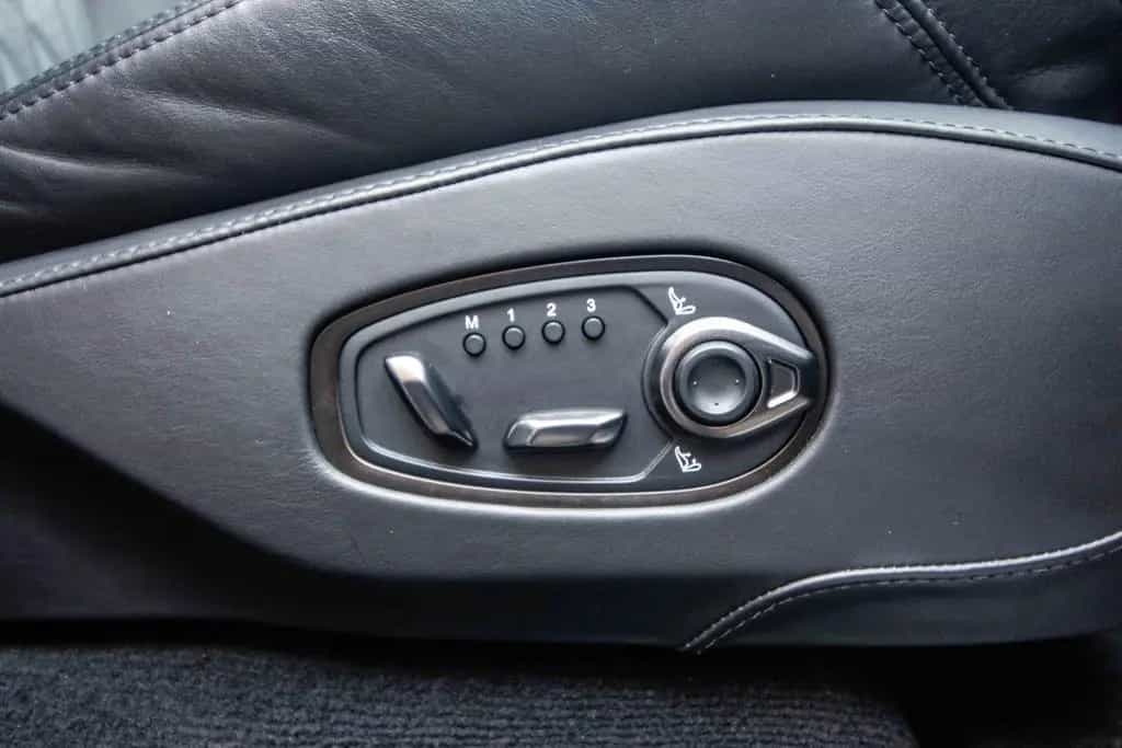 Aston Martin DBX 4.0i V8 *ASTON  WARRANTY*FULL SERVICE*1 OWNER* 07/2021-photo-17