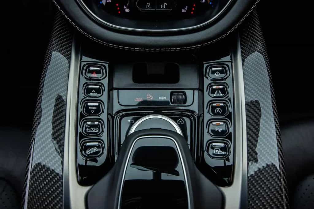 Aston Martin DBX 4.0i V8 *ASTON  WARRANTY*FULL SERVICE*1 OWNER* 07/2021-photo-28