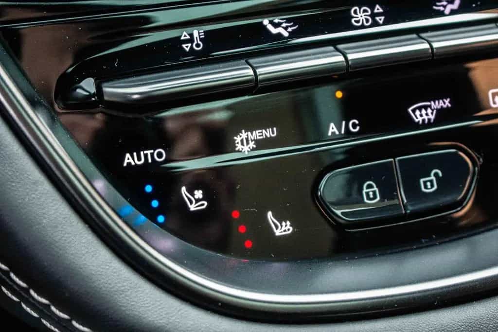 Aston Martin DBX 4.0i V8 *ASTON  WARRANTY*FULL SERVICE*1 OWNER* 07/2021-photo-36