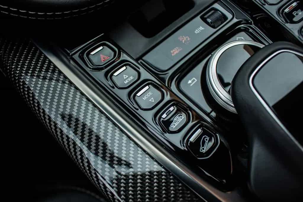 Aston Martin DBX 4.0i V8 *ASTON  WARRANTY*FULL SERVICE*1 OWNER* 07/2021-photo-37