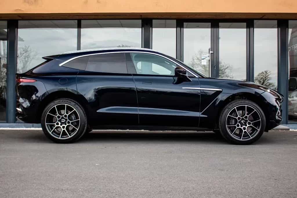 Aston Martin DBX 4.0i V8 *ASTON  WARRANTY*FULL SERVICE*1 OWNER* 07/2021-photo-4