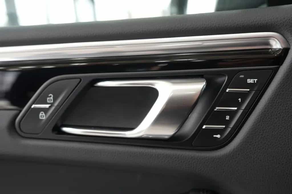 Porsche Macan T*SPORT-CHRONO*SPORTSITZE*PDLS+*KAMERA*1HD 08/2024-photo-17