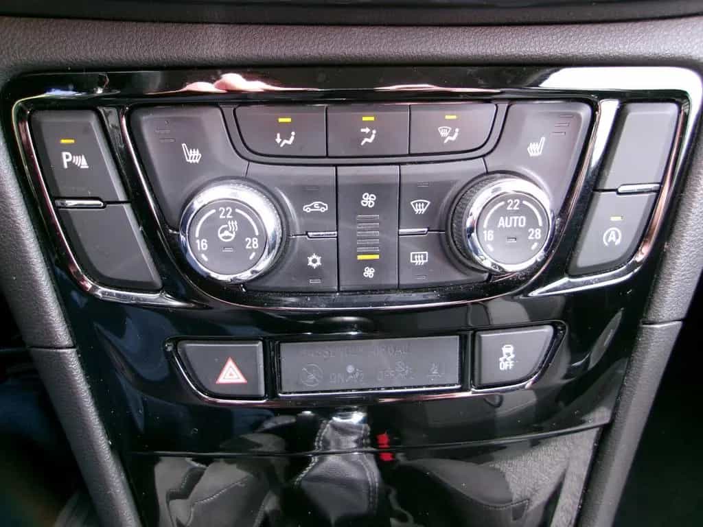 Opel Mokka X Active *AHK Klima Kamera PDC Szhzg* 05/2017-photo-22