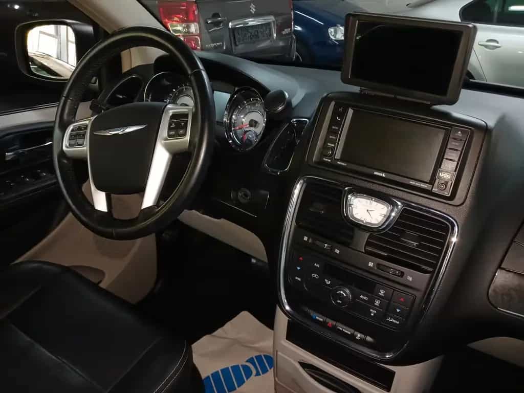 Lancia Voyager 3.6V6 AUTOM 7SITZER 3ZONEN KLIMA 07/2016-photo-12