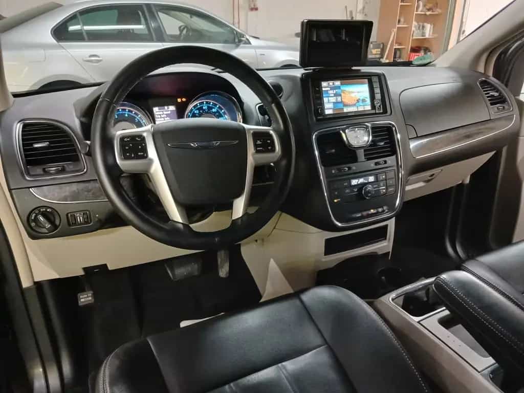 Lancia Voyager 3.6V6 AUTOM 7SITZER 3ZONEN KLIMA 07/2016-photo-25