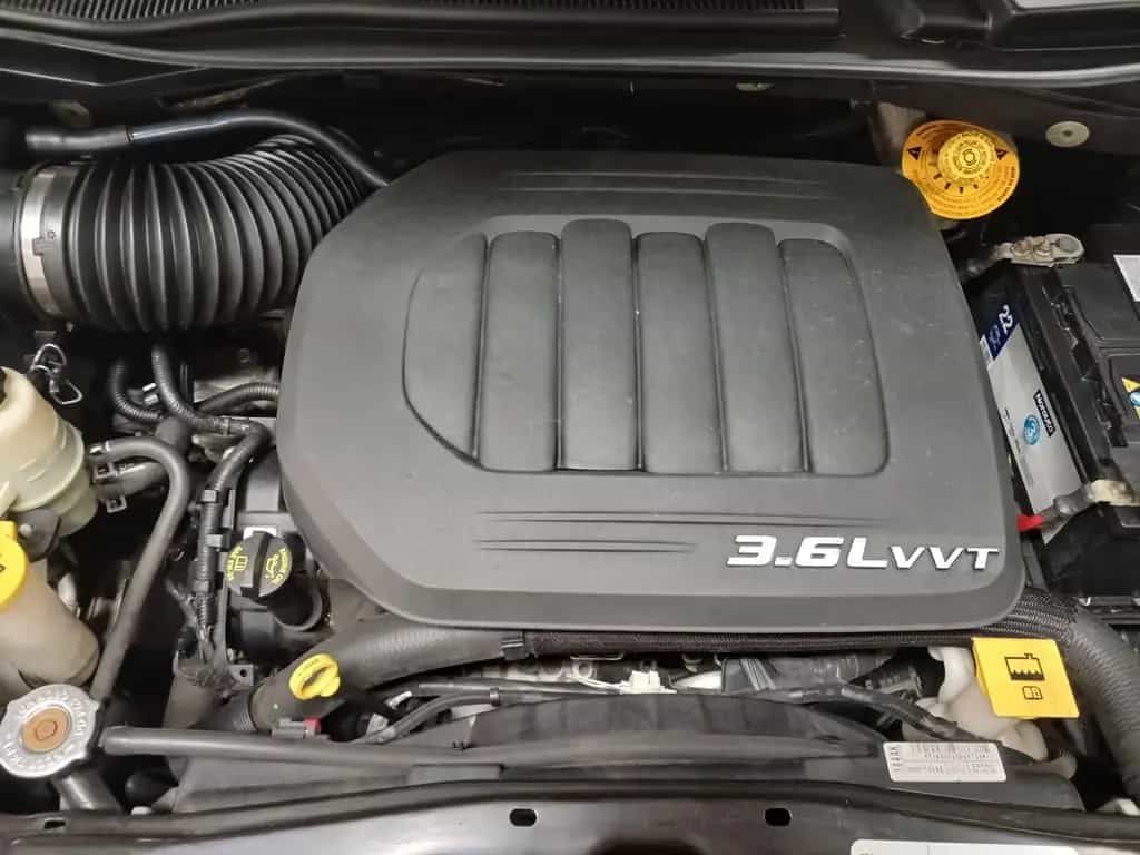 Lancia Voyager 3.6V6 AUTOM 7SITZER 3ZONEN KLIMA 07/2016-photo-34