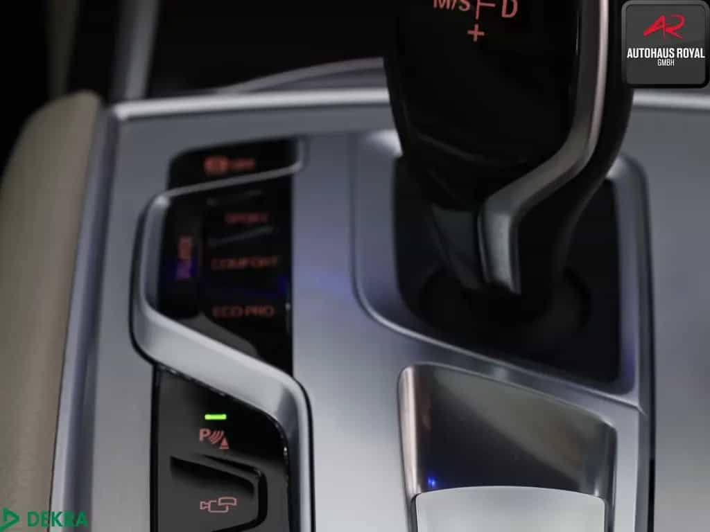 BMW 7 Series 730 d HEADUP,360GRAD.SOFTCLOSE,KEYLESS,MEMORY 02/2017-photo-21