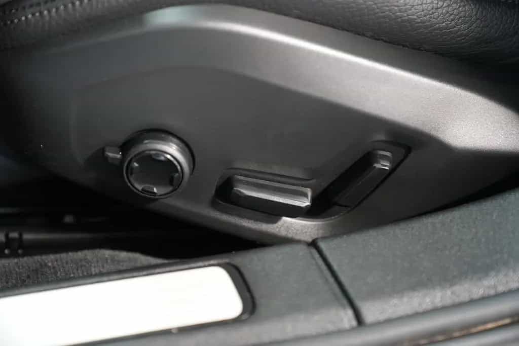 Volvo V60 Kombi Inscription *AUT*LED*NAV*AHK*H&K* 09/2020-photo-17